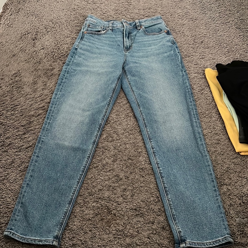 American eagle stretch blue jeans. Size:2. Straight leg